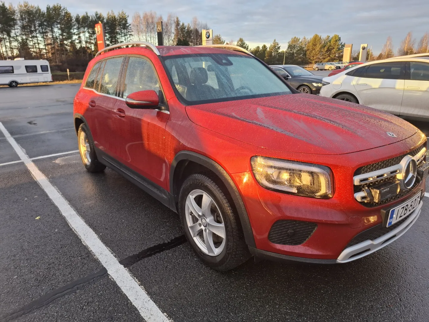 Mercedes-Benz GLB IZB-527 carousel image