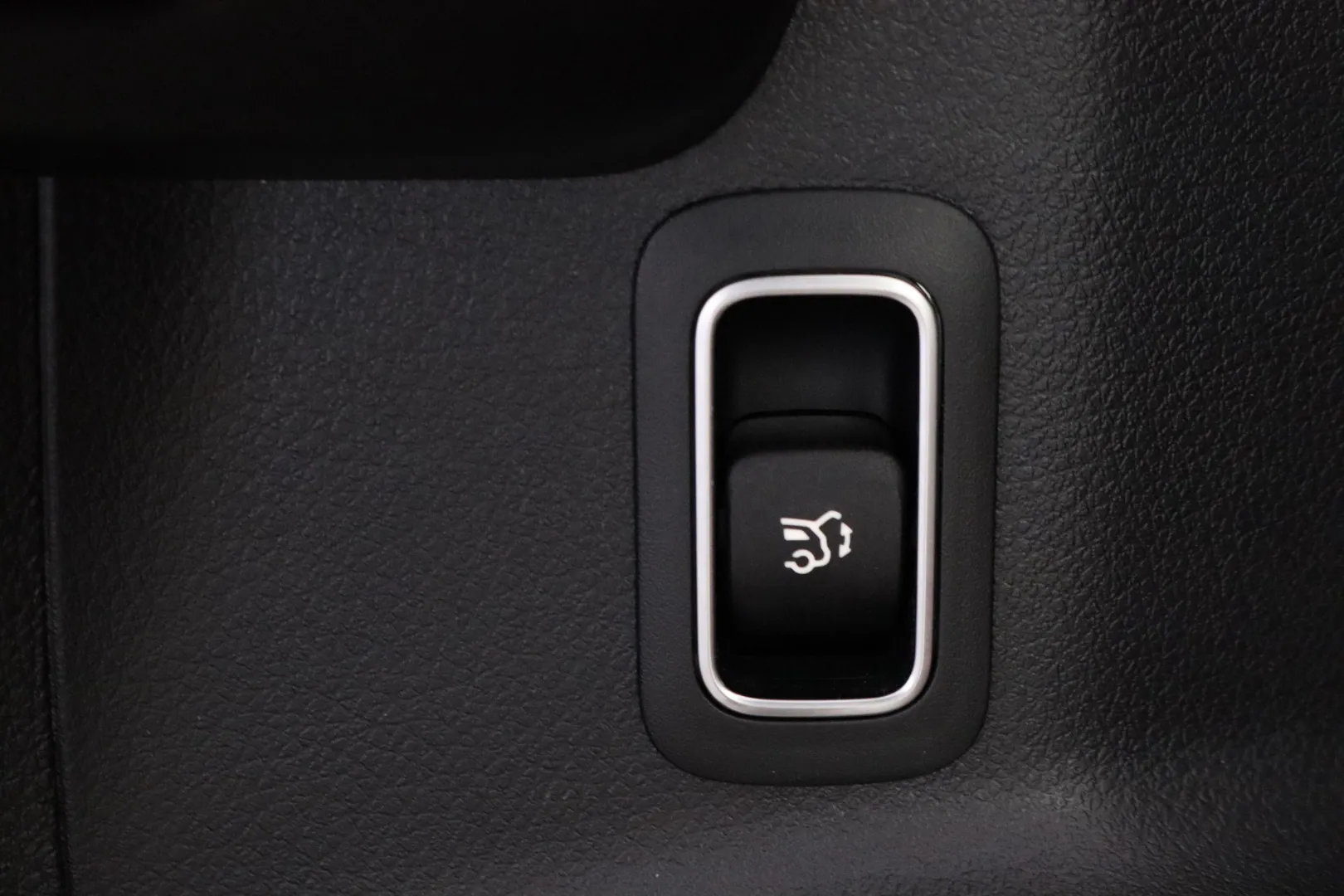 Mercedes-Benz GLB IZB-527 carousel image