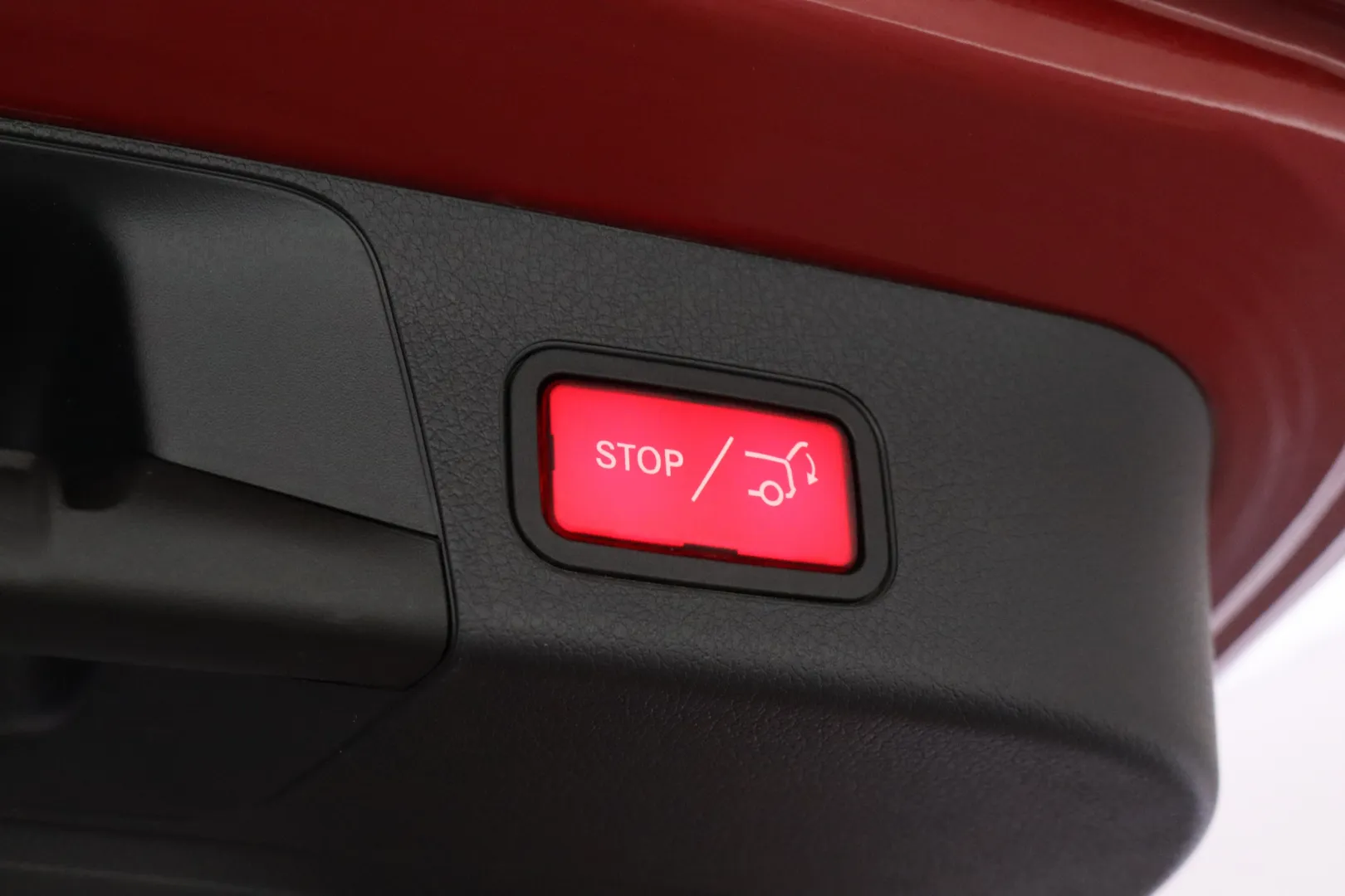 Mercedes-Benz GLB IZB-527 carousel image