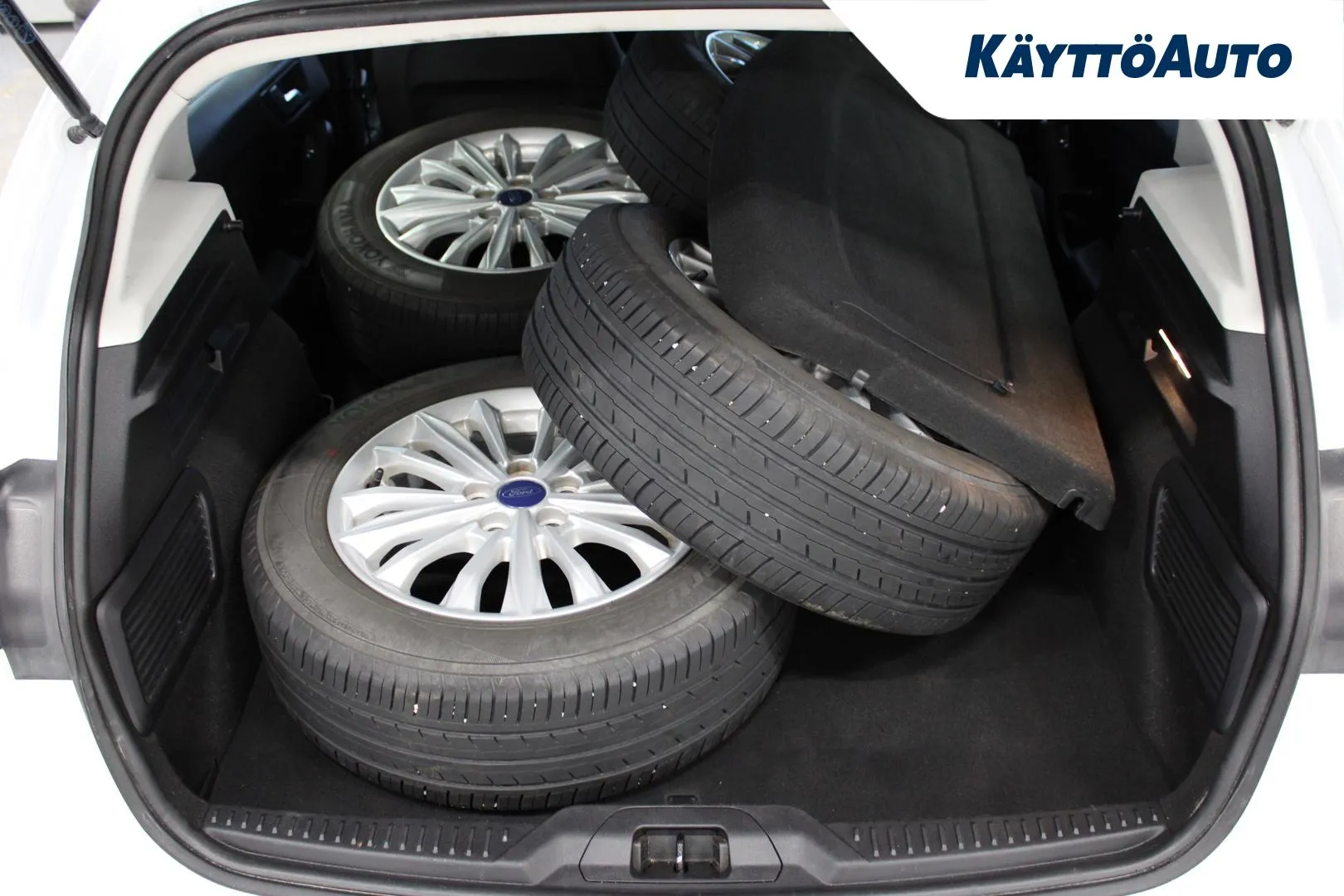 FORD Focus CMR-943 carousel image