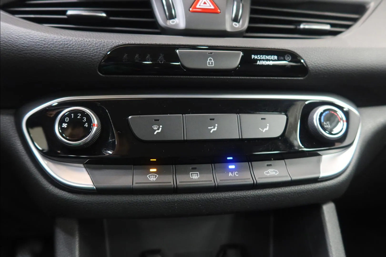 HYUNDAI i30 Wagon MYP-270 carousel image