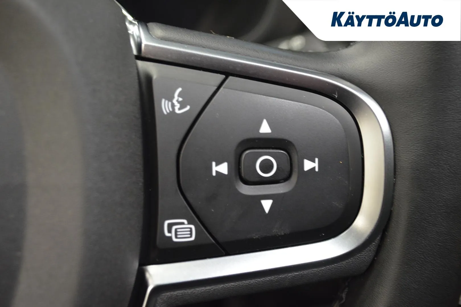 VOLVO XC60 JNH-852 carousel image