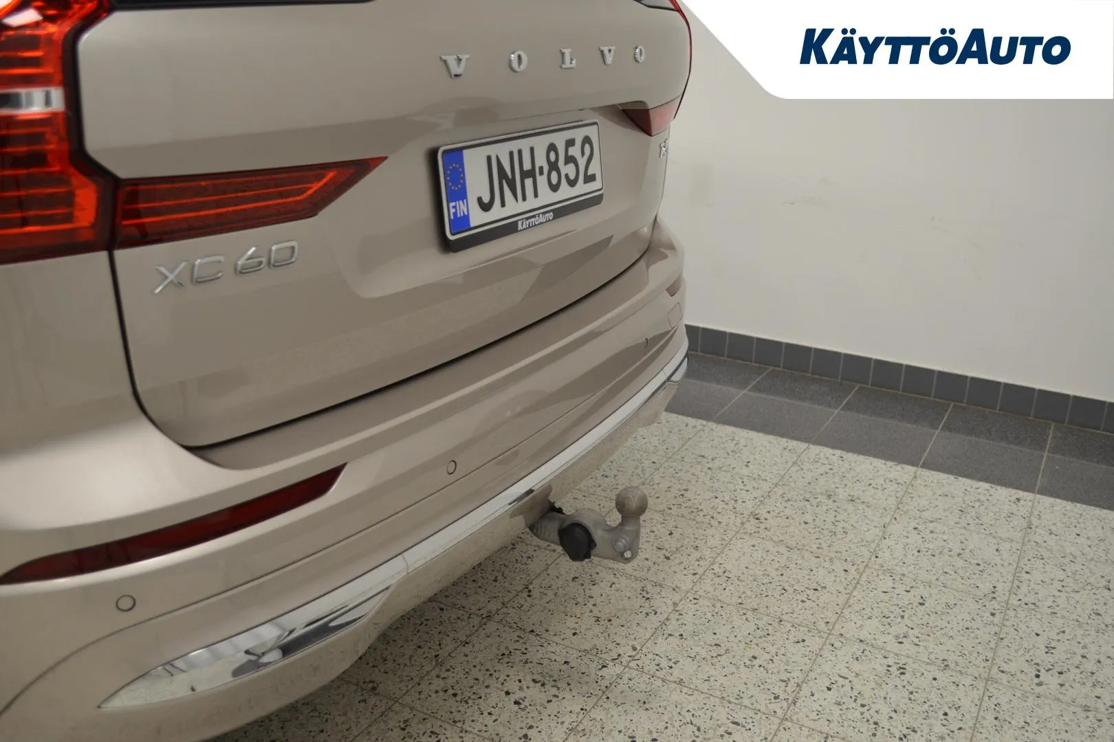 VOLVO XC60 JNH-852 carousel image