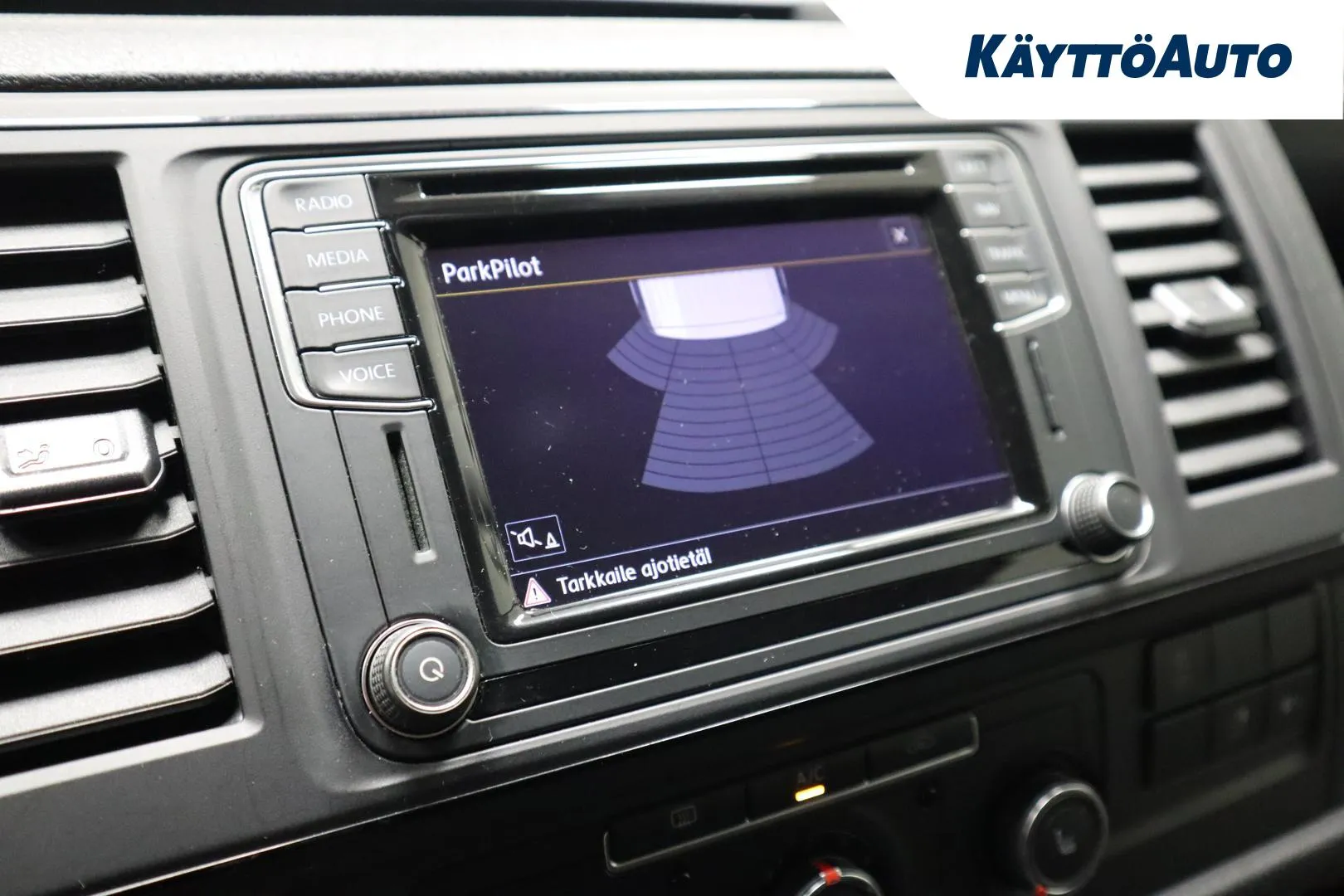 Volkswagen Transporter YJN-458 carousel image