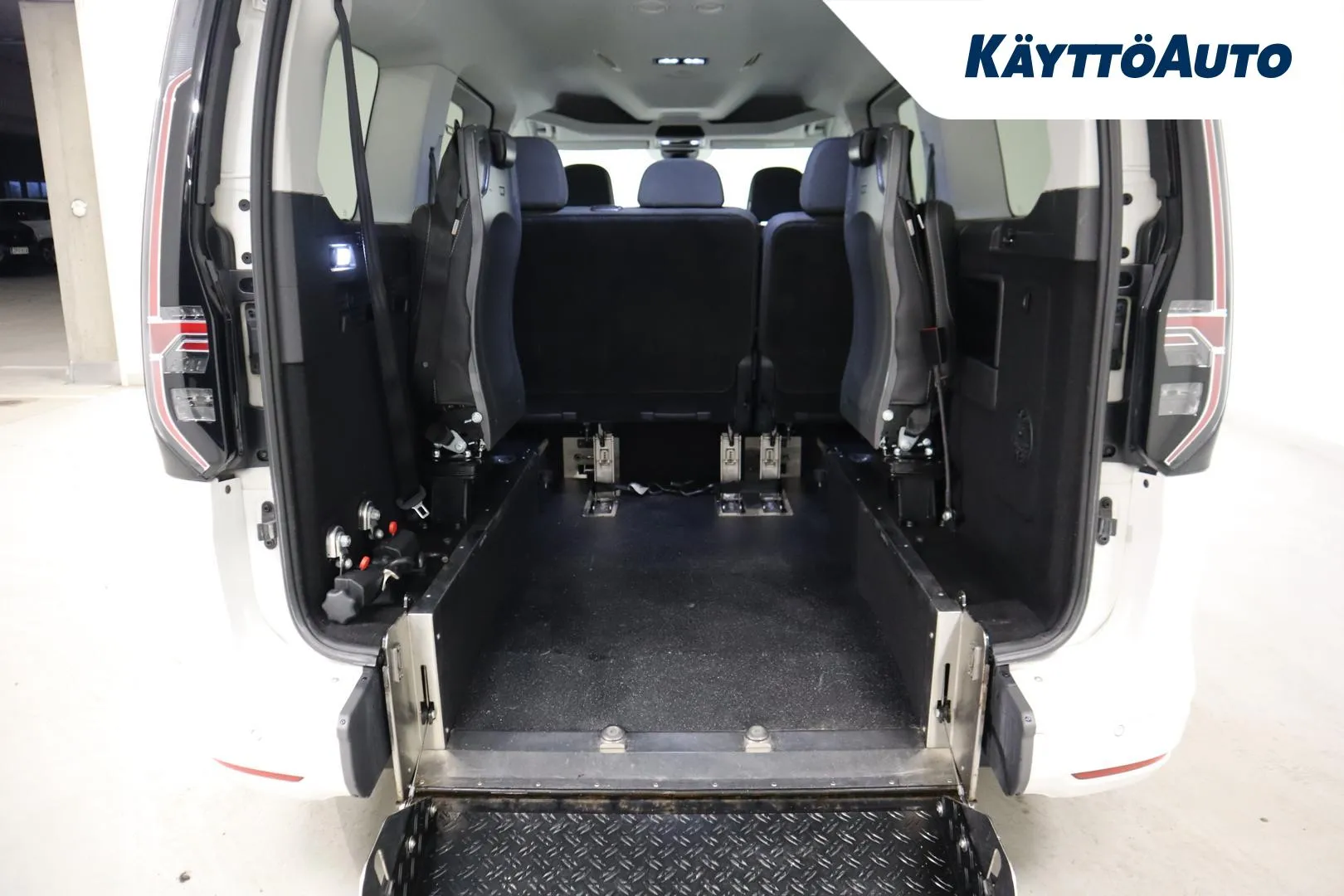 Volkswagen Caddy Maxi LSM-657 carousel image