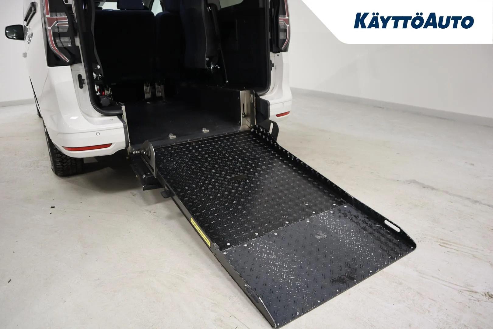 Volkswagen Caddy Maxi LSM-657 carousel image