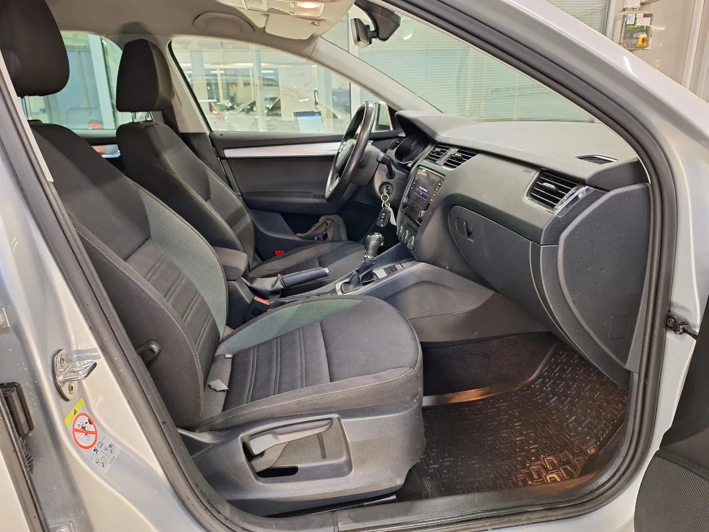 SKODA Octavia ZLM-721 carousel image