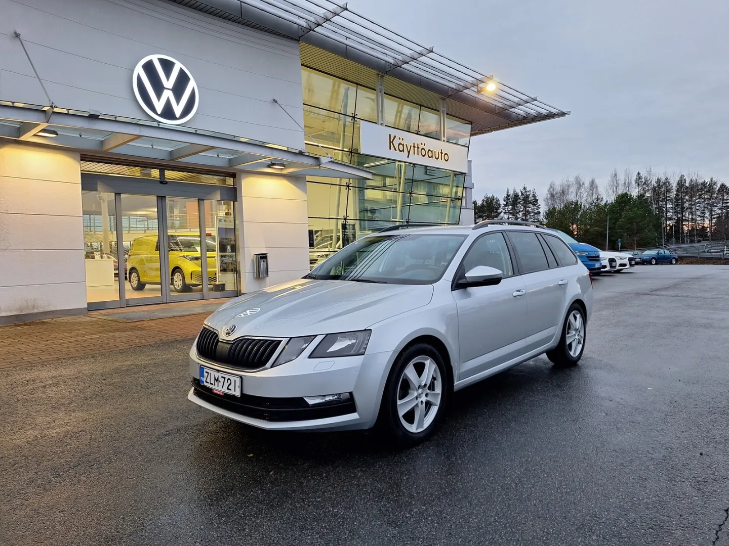 SKODA Octavia ZLM-721 carousel image