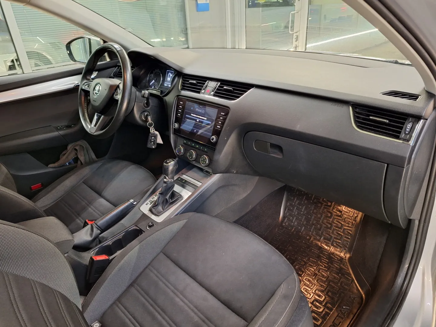 SKODA Octavia ZLM-721 carousel image