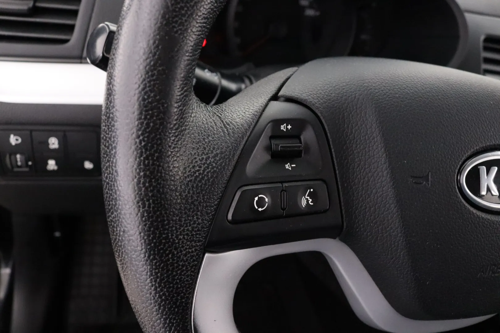 Kia Picanto BPB-794 carousel image