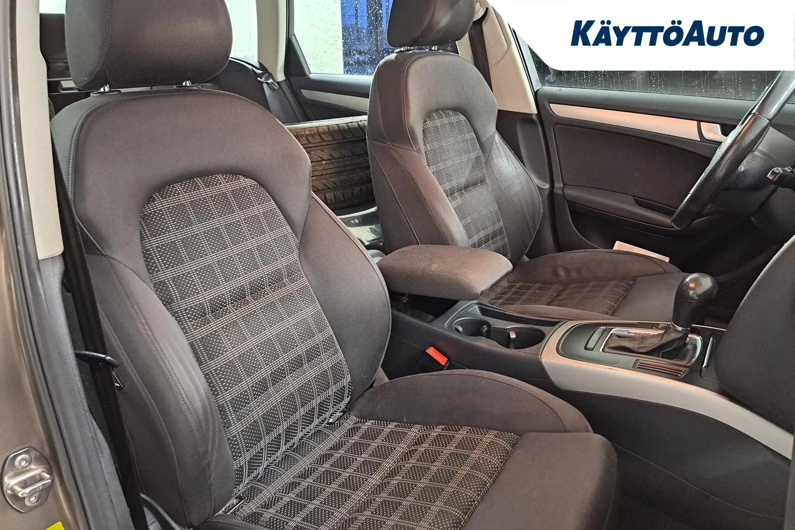 Audi A4 GIX-139 carousel image