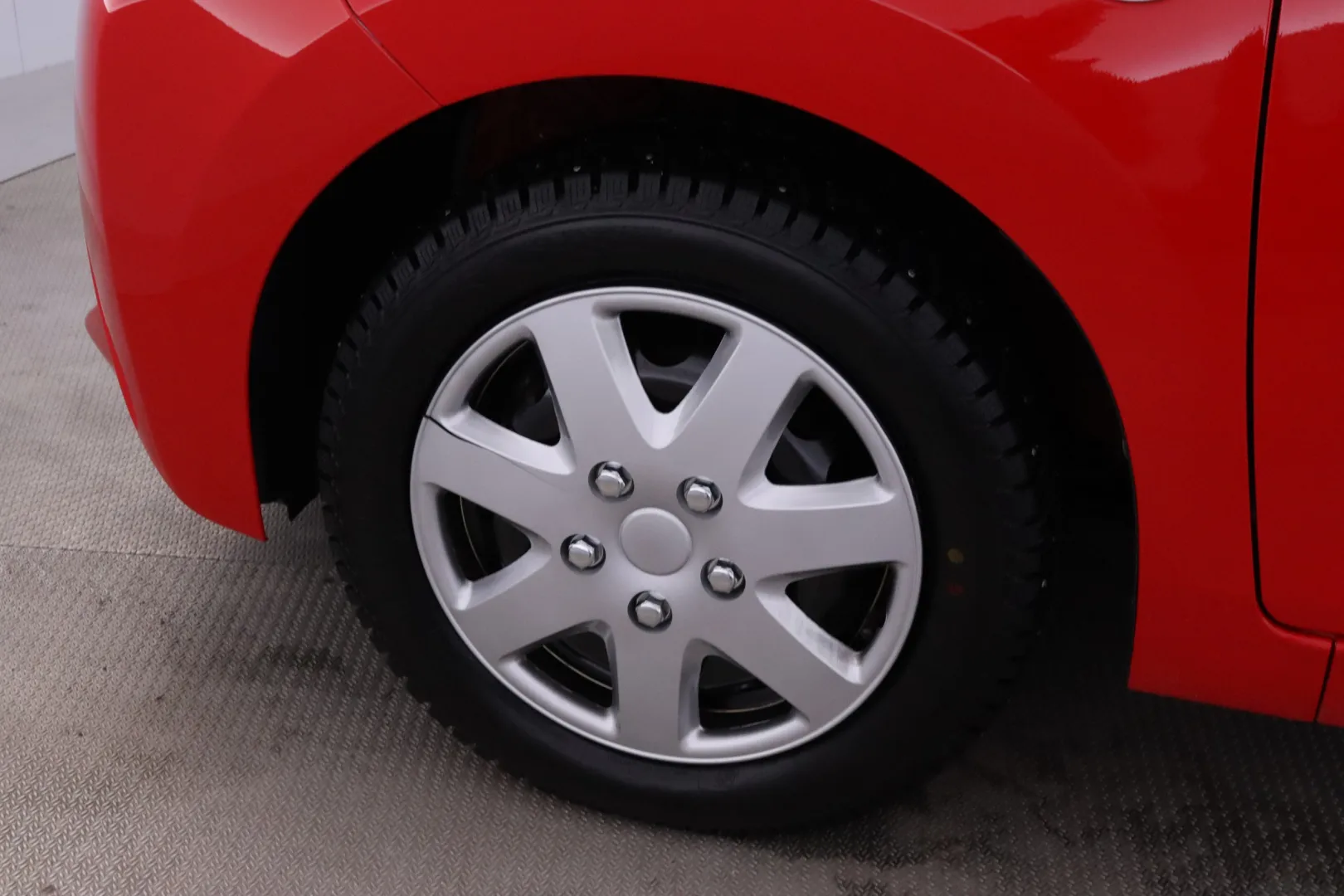 TOYOTA AYGO CKH-671 carousel image