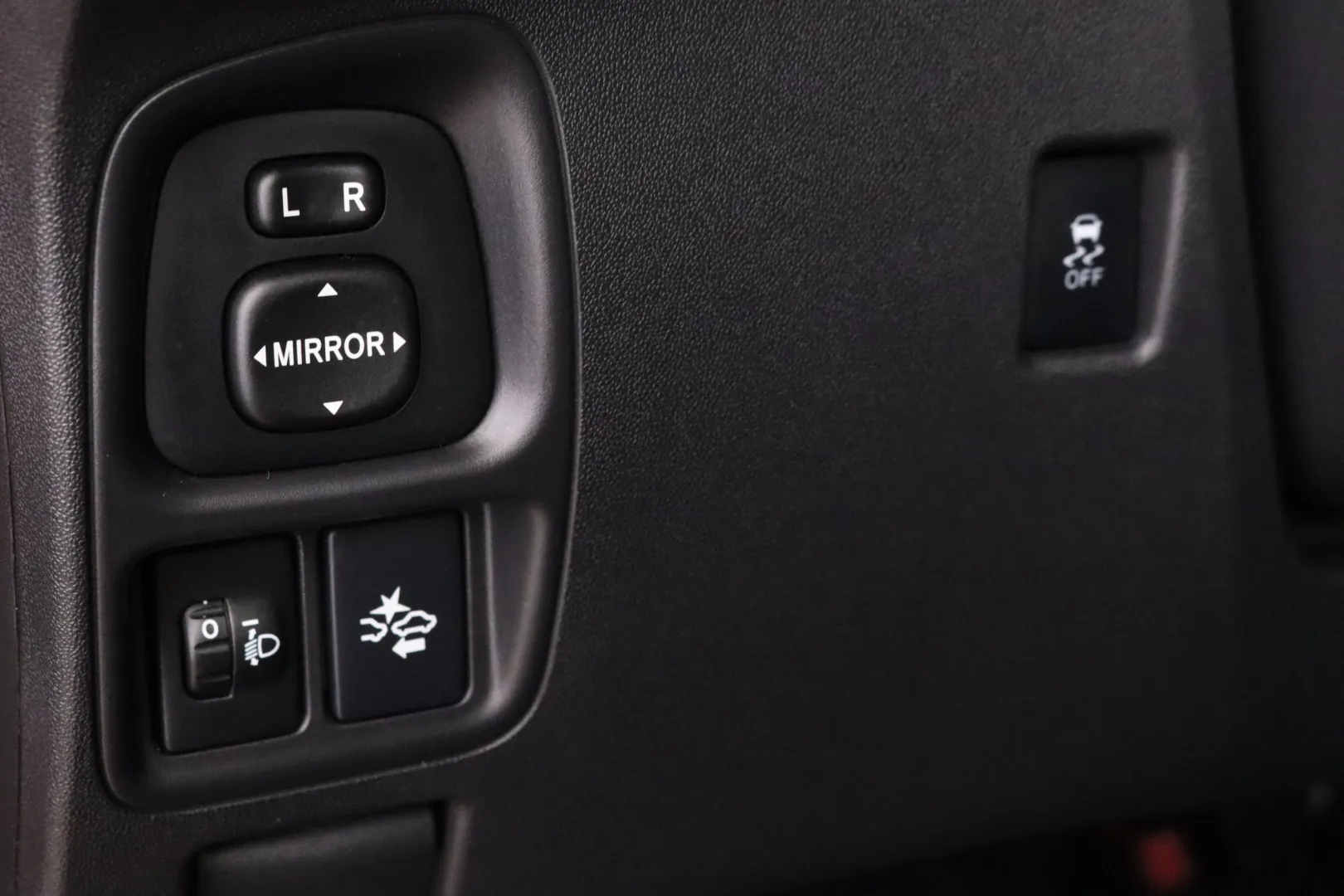 TOYOTA AYGO CKH-671 carousel image