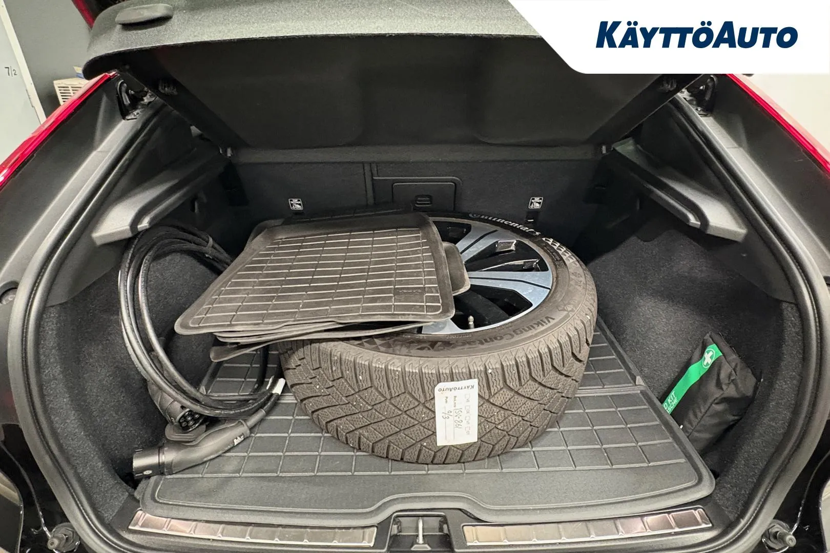 Volvo EC40 ISV-861 carousel image