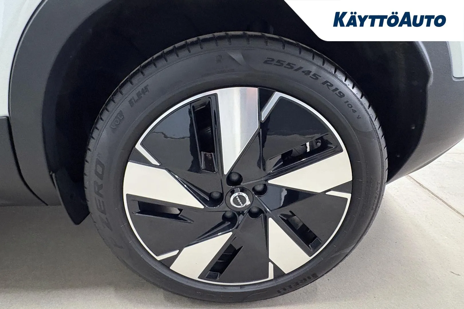 VOLVO EC40 ISV-860 carousel image