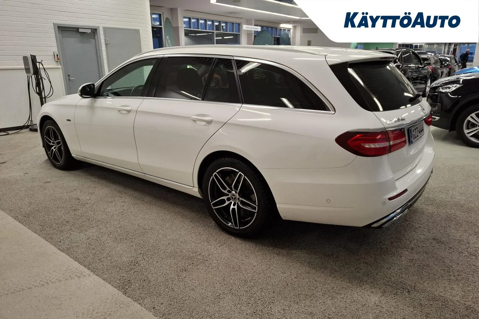 Mercedes-Benz E GZZ-444 carousel image