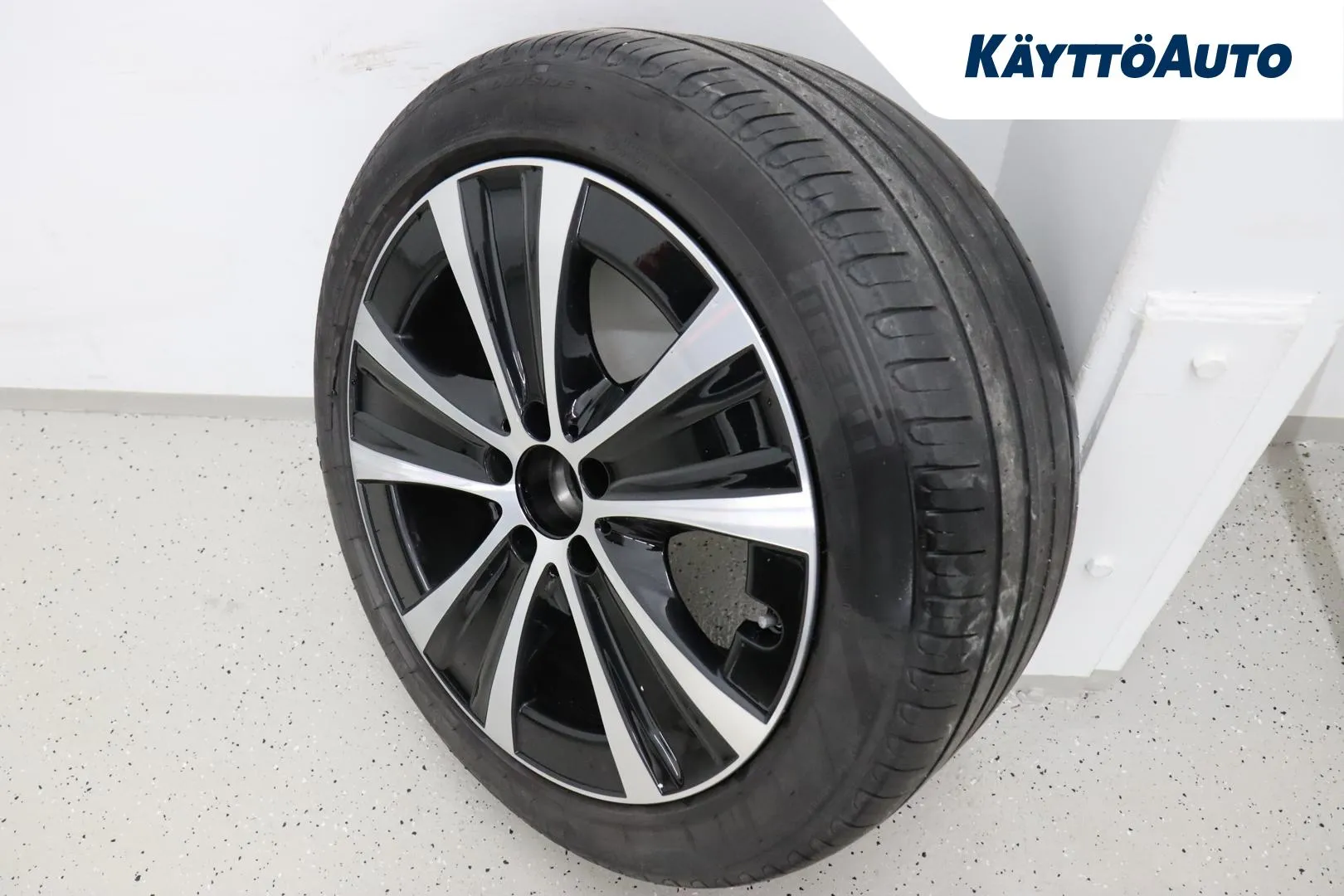 Mercedes-Benz E GZZ-444 carousel image