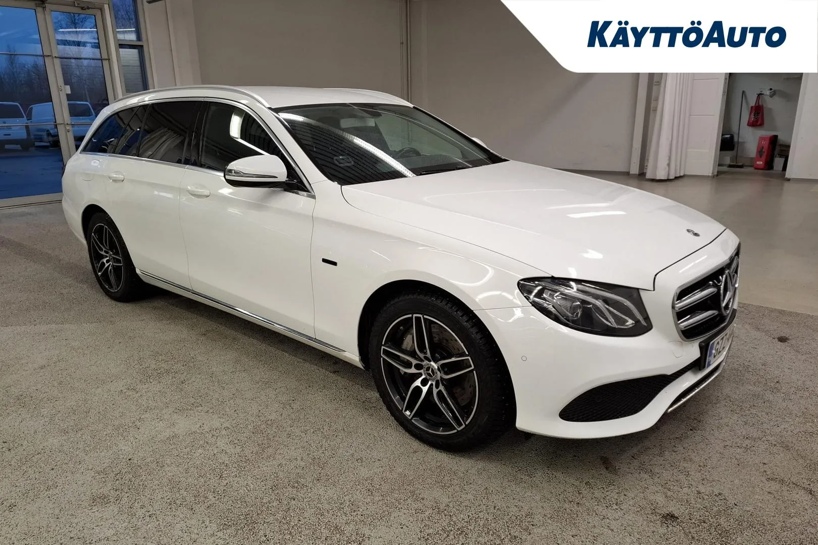 Mercedes-Benz E GZZ-444 carousel image