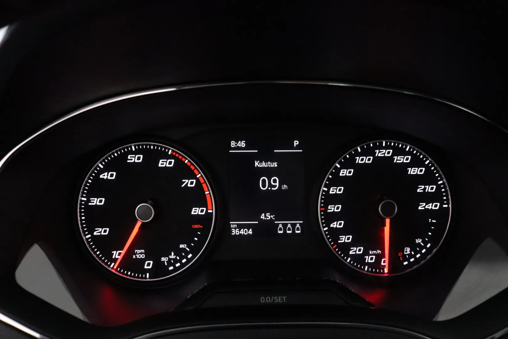 SEAT Arona EPB-934 carousel image