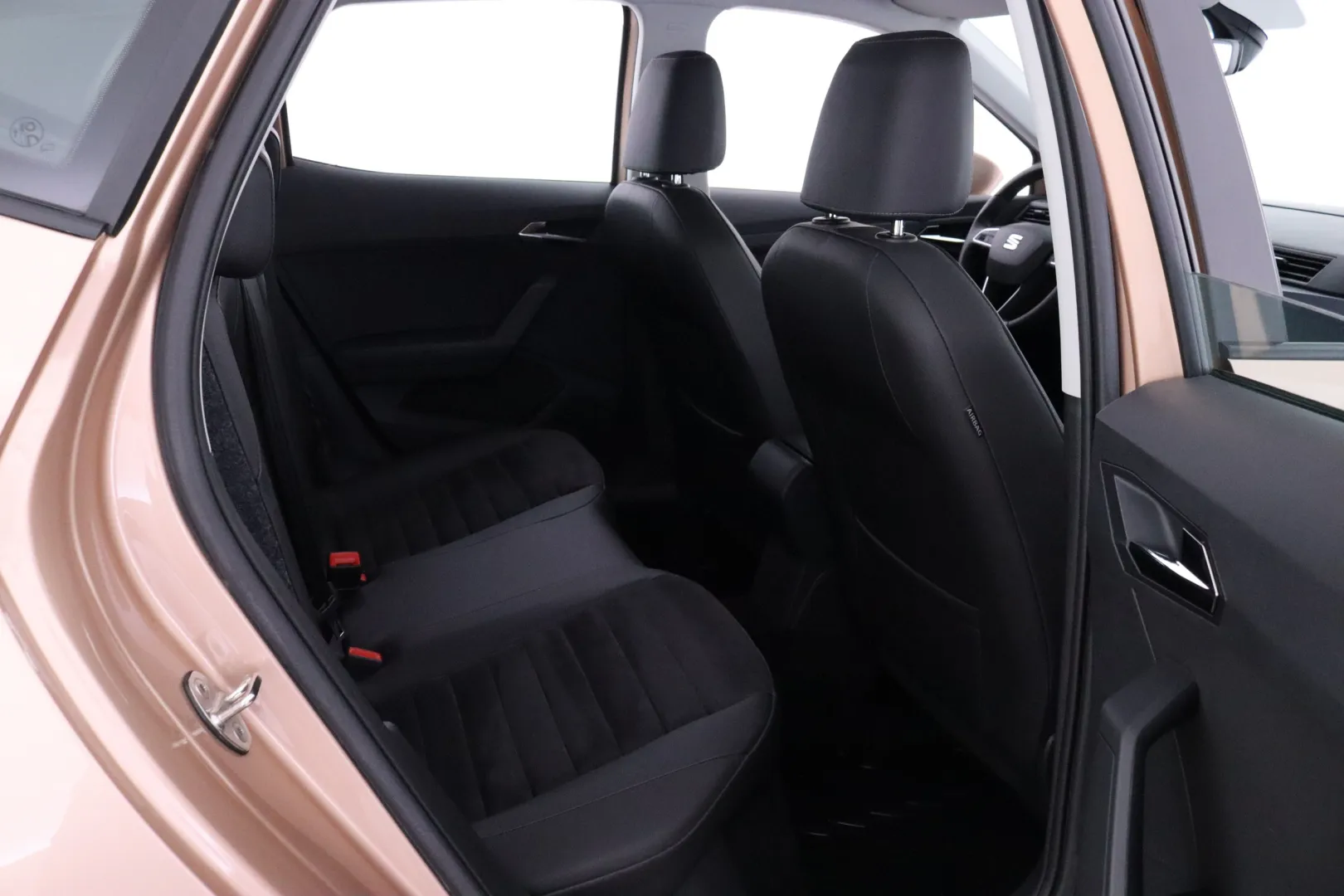 SEAT Arona EPB-934 carousel image