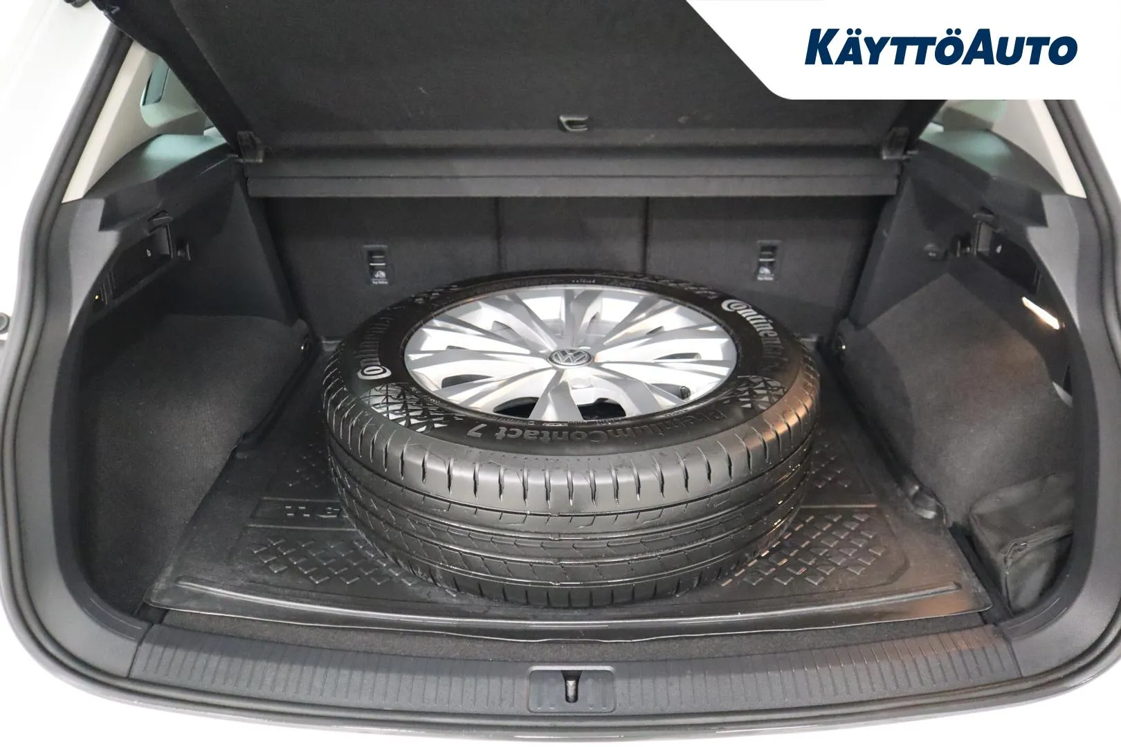 Volkswagen Tiguan MUY-131 carousel image