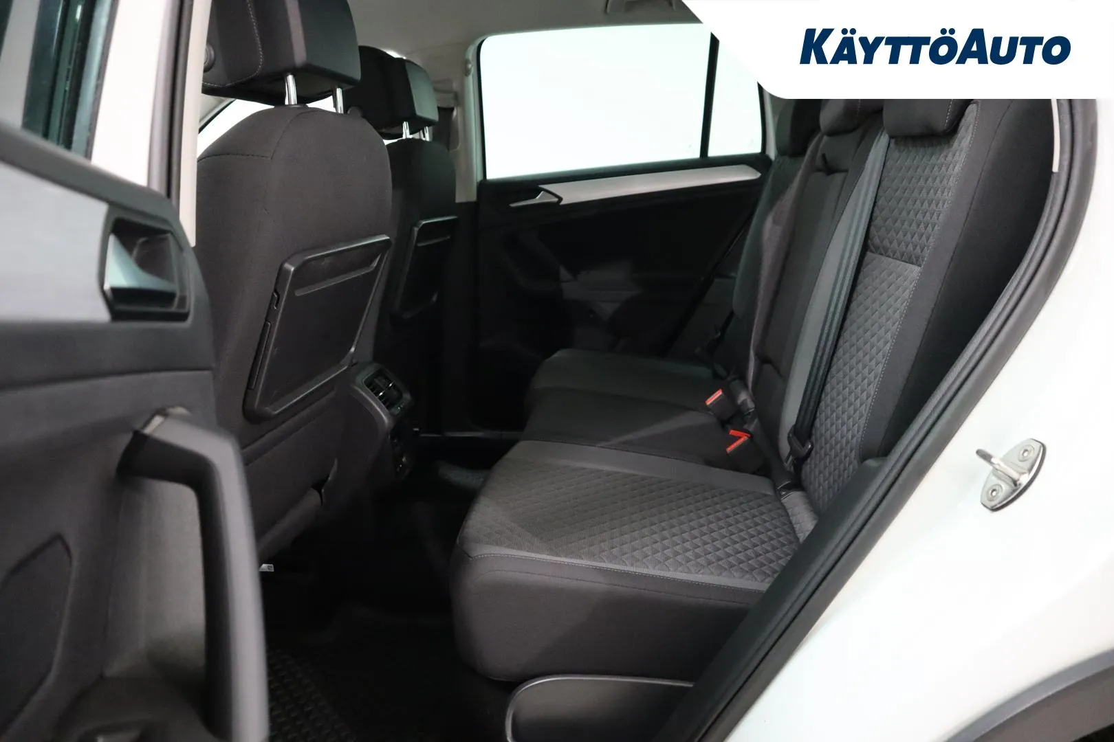 Volkswagen Tiguan MUY-131 carousel image