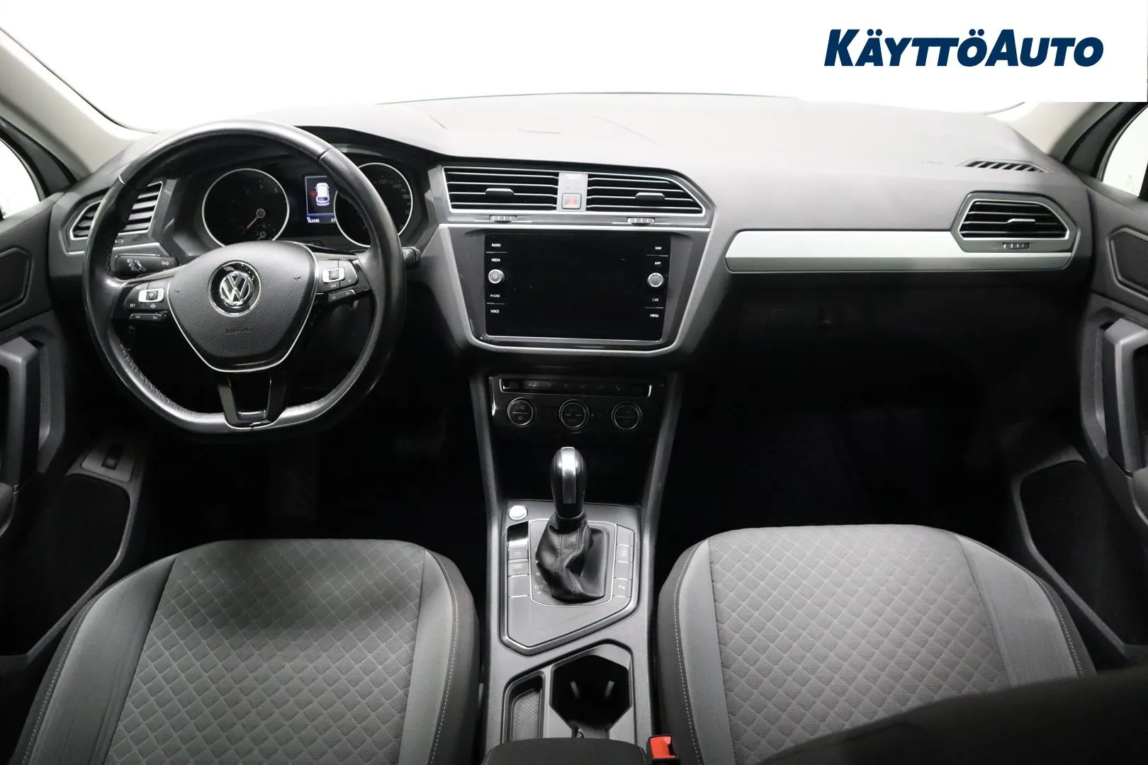 Volkswagen Tiguan MUY-131 carousel image