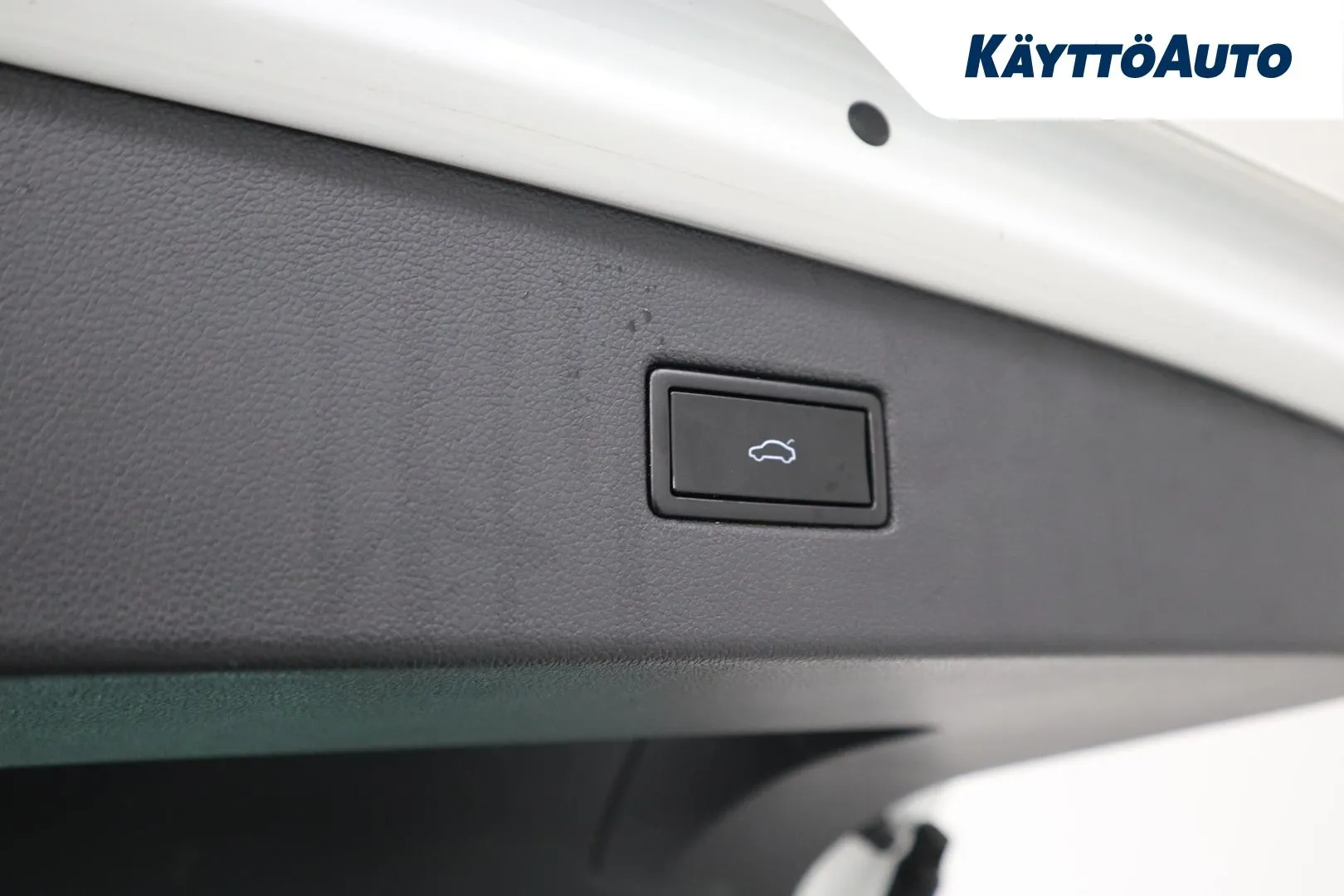 Volkswagen Tiguan MUY-131 carousel image