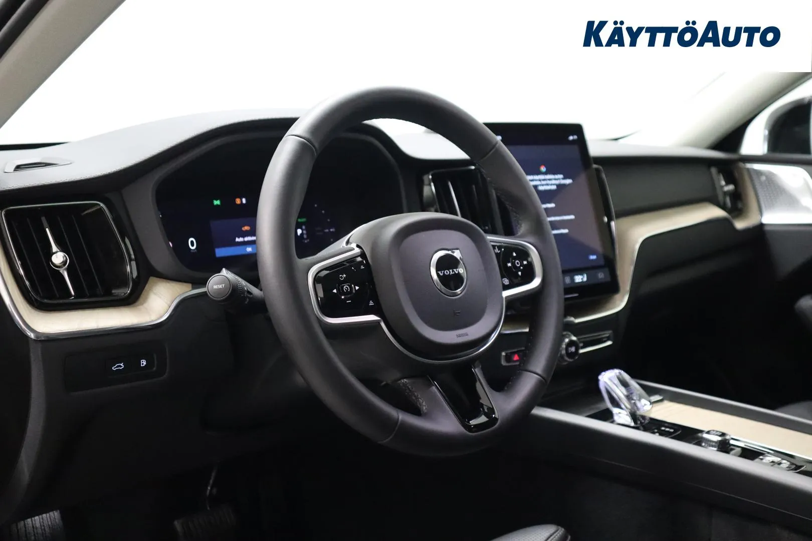 VOLVO XC60 ZPO-918 carousel image