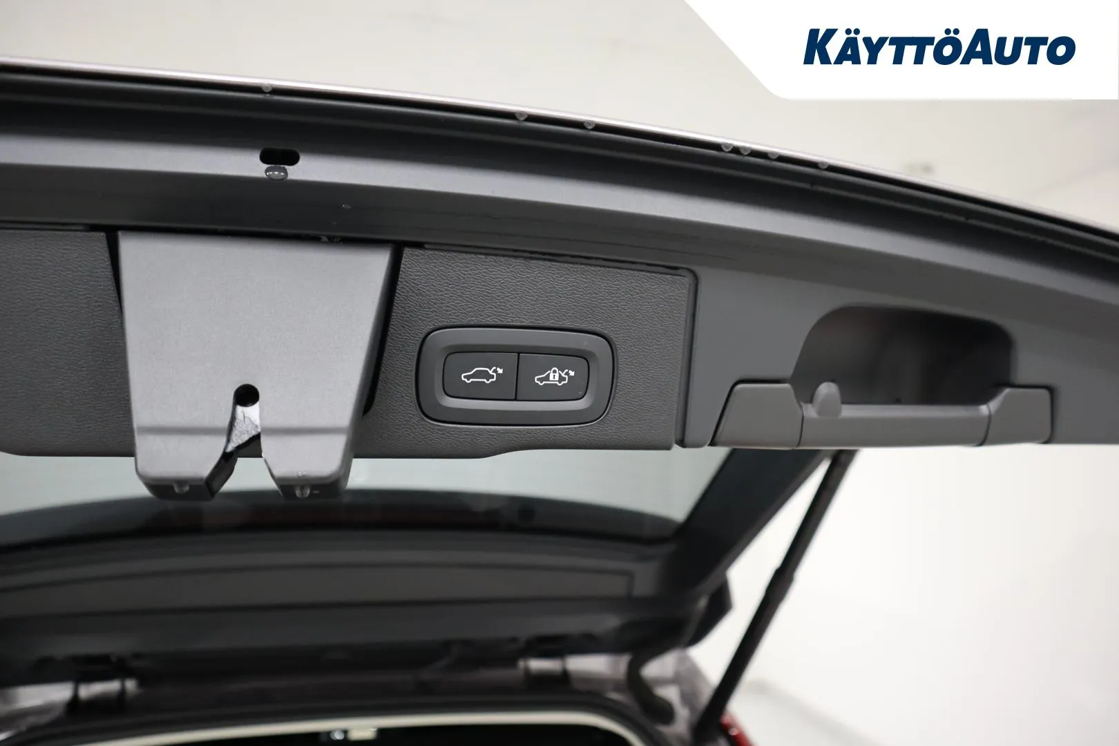 VOLVO XC60 ZPO-918 carousel image