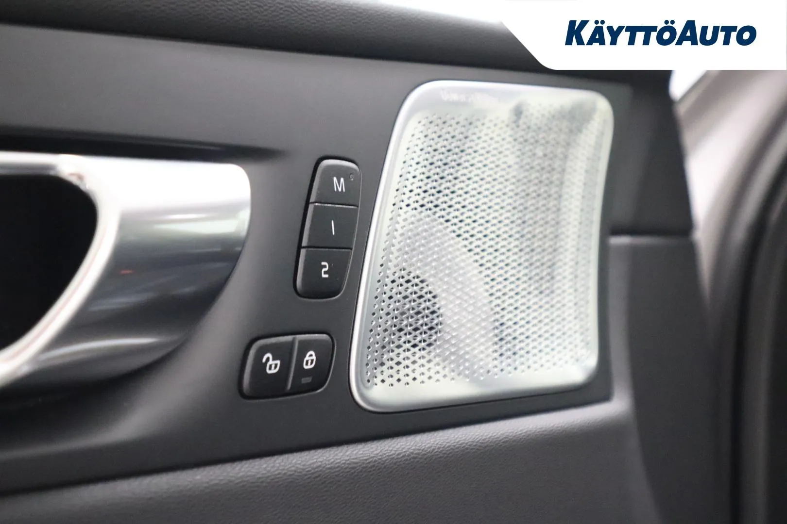 VOLVO XC60 ZPO-918 carousel image