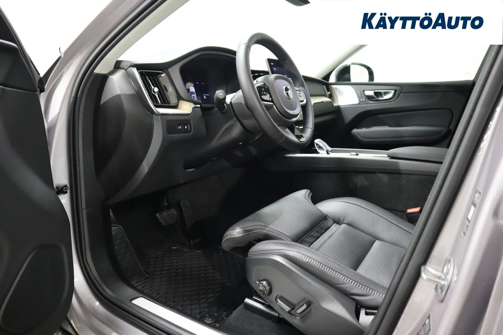 VOLVO XC60 ZPO-918 carousel image