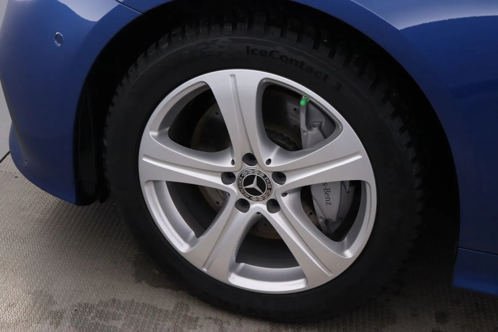 MERCEDES-BENZ E OZK-927 carousel image