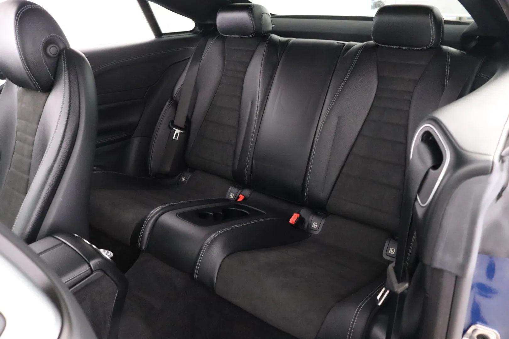 MERCEDES-BENZ E OZK-927 carousel image