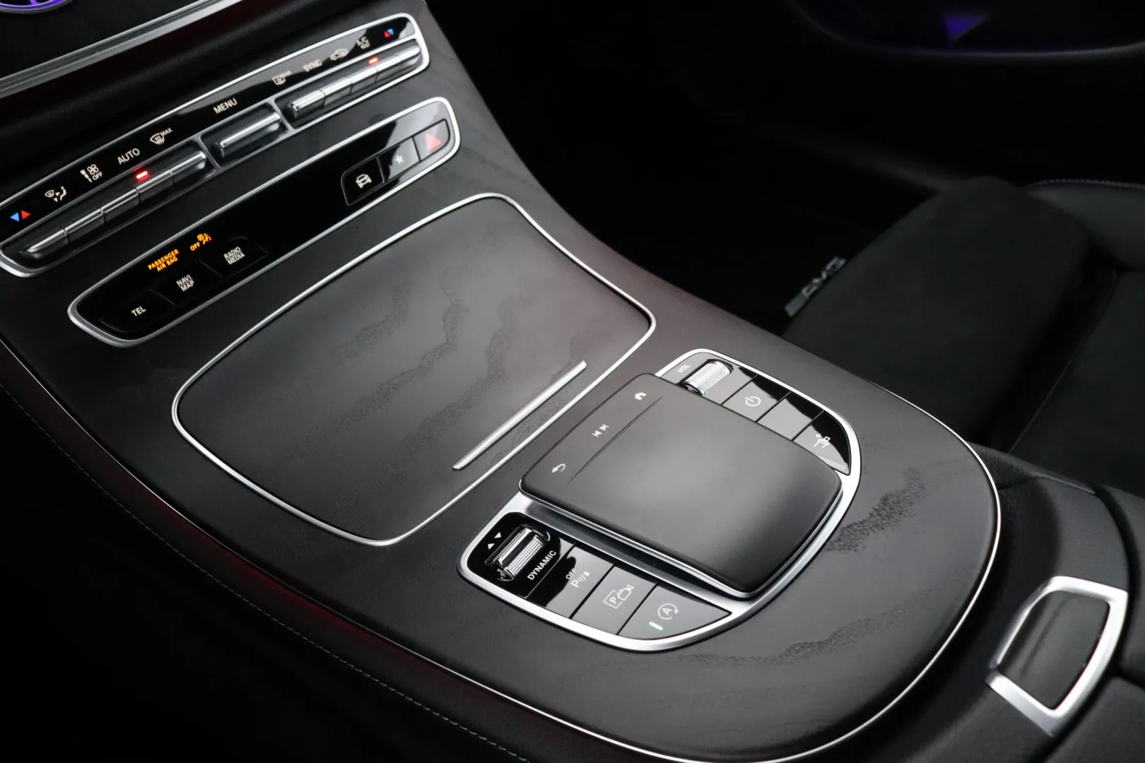 MERCEDES-BENZ E OZK-927 carousel image