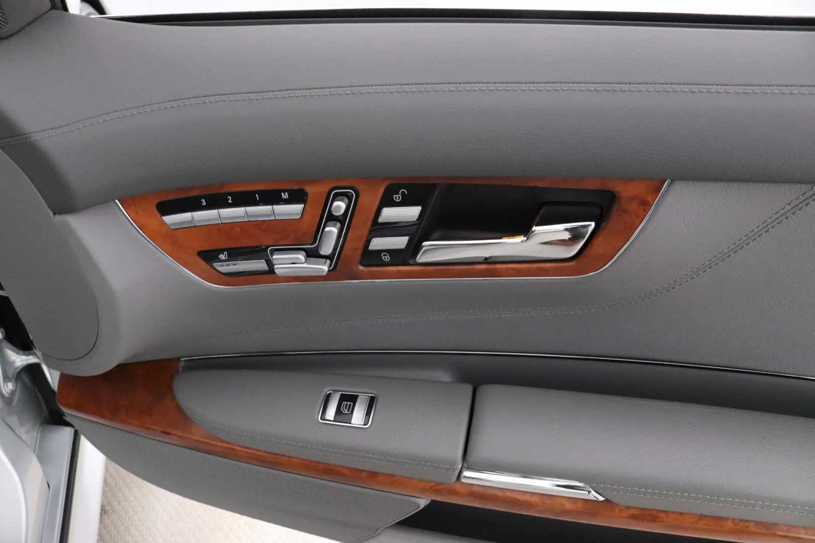 MERCEDES-BENZ CL NKI-432 carousel image