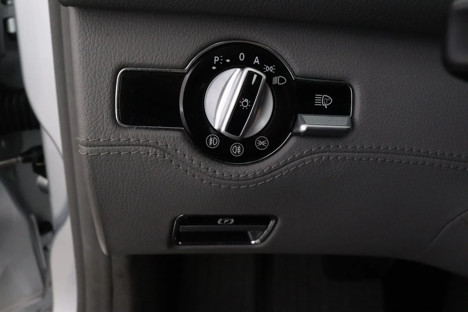 MERCEDES-BENZ CL NKI-432 carousel image