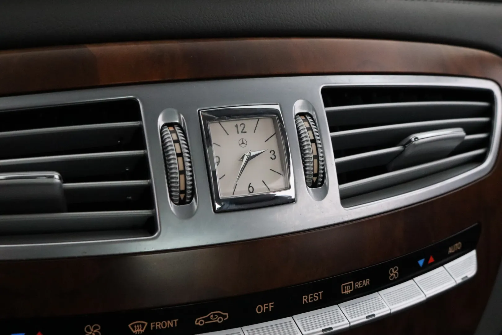 MERCEDES-BENZ CL NKI-432 carousel image