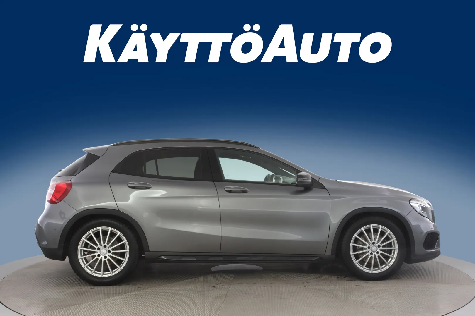 MERCEDES-BENZ GLA LRH-819 carousel image