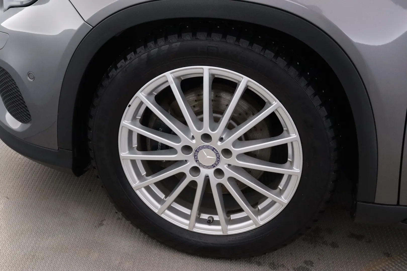 MERCEDES-BENZ GLA LRH-819 carousel image