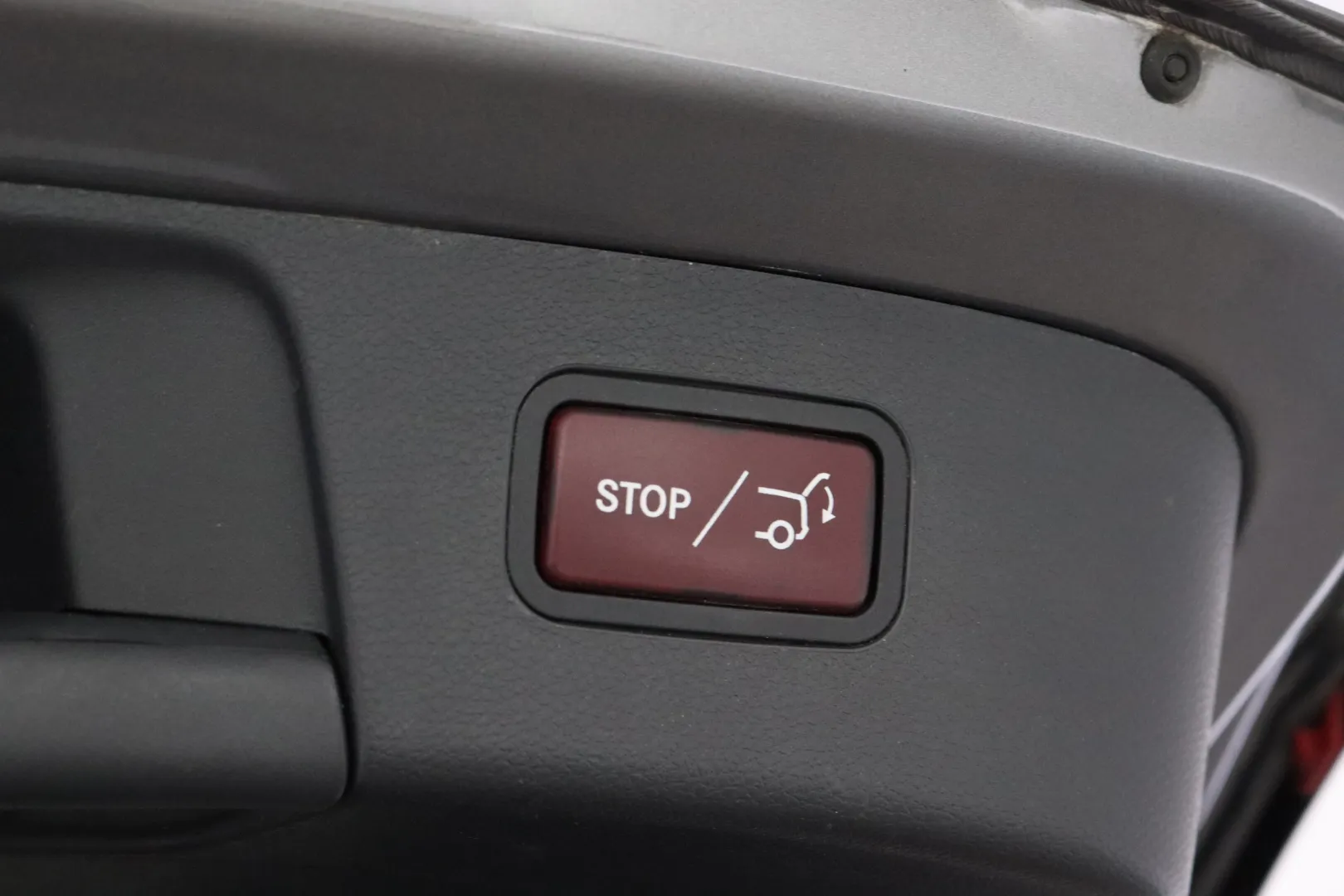 MERCEDES-BENZ GLA LRH-819 carousel image