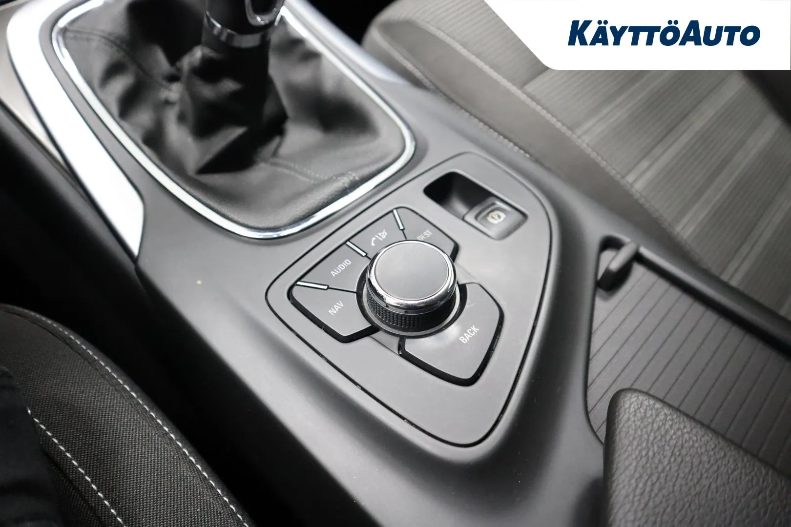 OPEL Insignia YVZ-605 carousel image