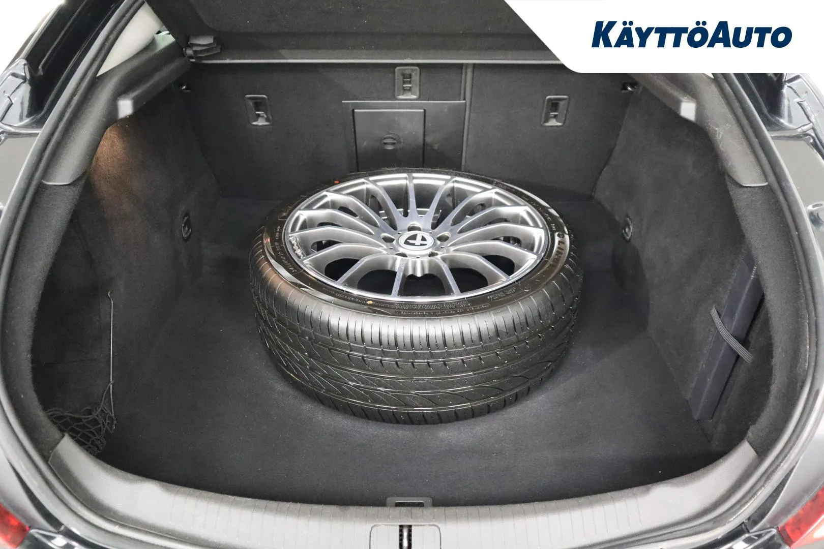 OPEL Insignia YVZ-605 carousel image