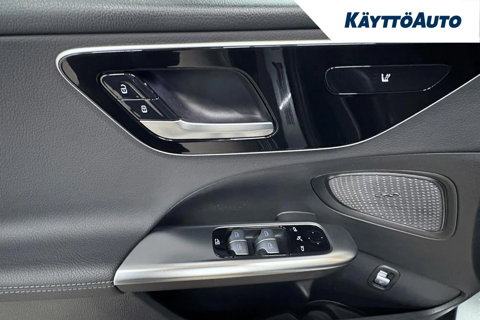 MERCEDES-BENZ C KUZ-245 carousel image