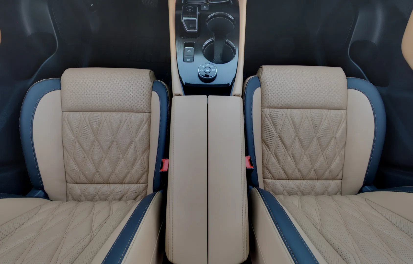 Nissan X-Trail XTJ-657 carousel image