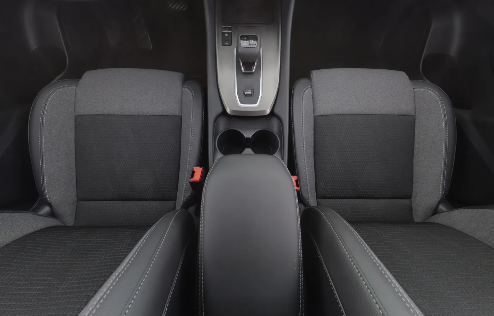 Nissan Qashqai FSR-854 carousel image