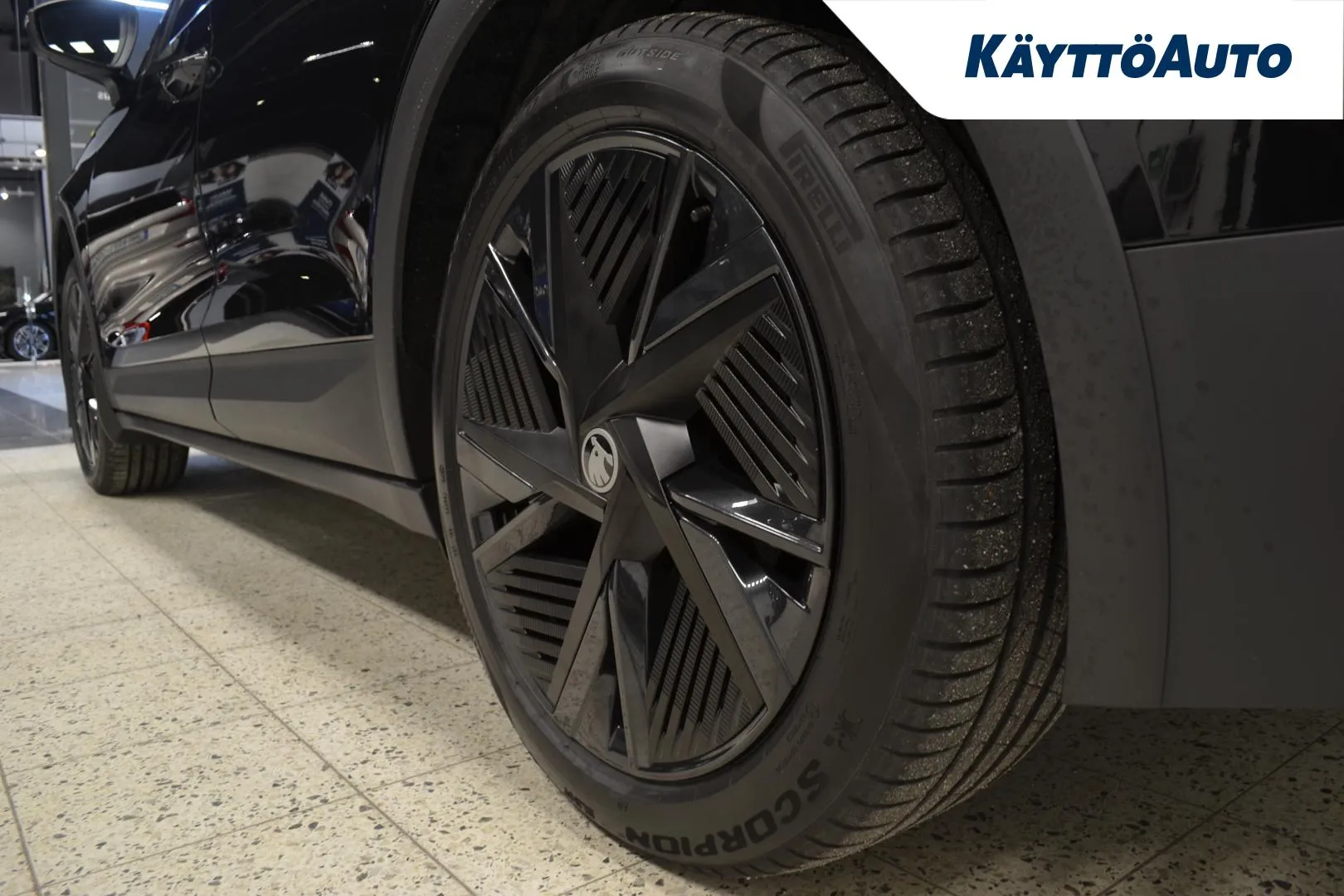 Skoda Elroq LTM-161 carousel image