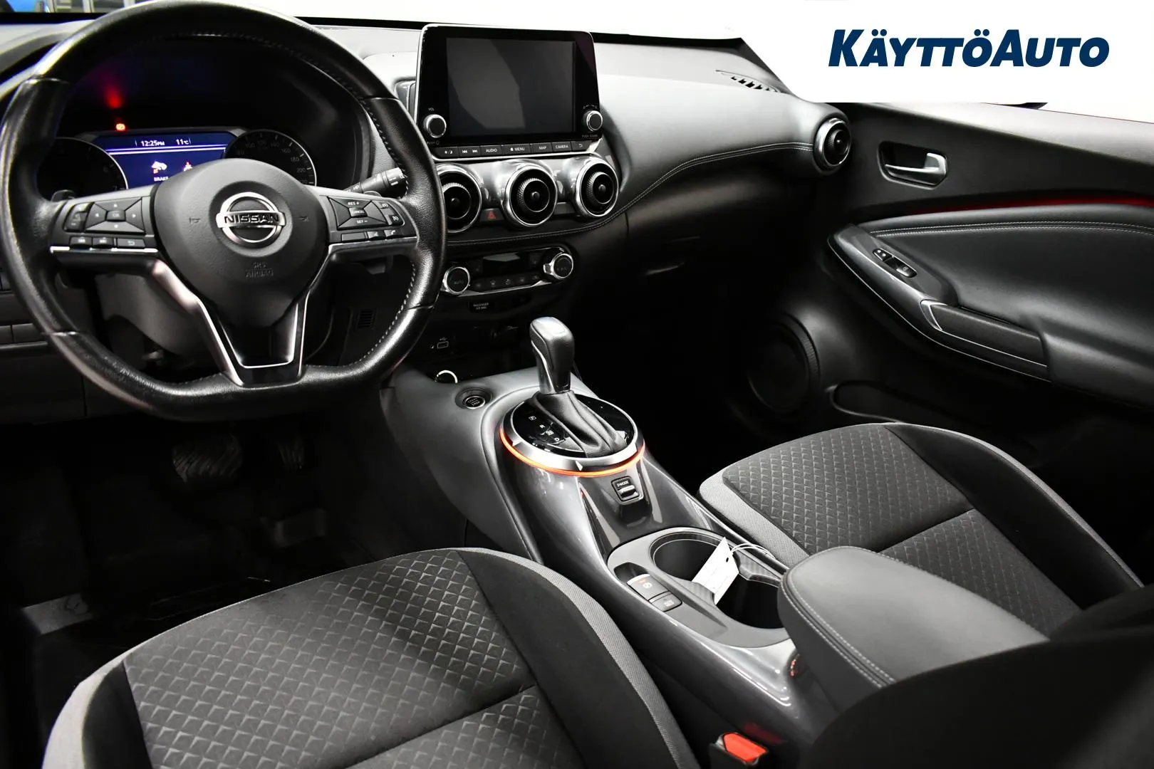 NISSAN Juke ZMU-194 carousel image