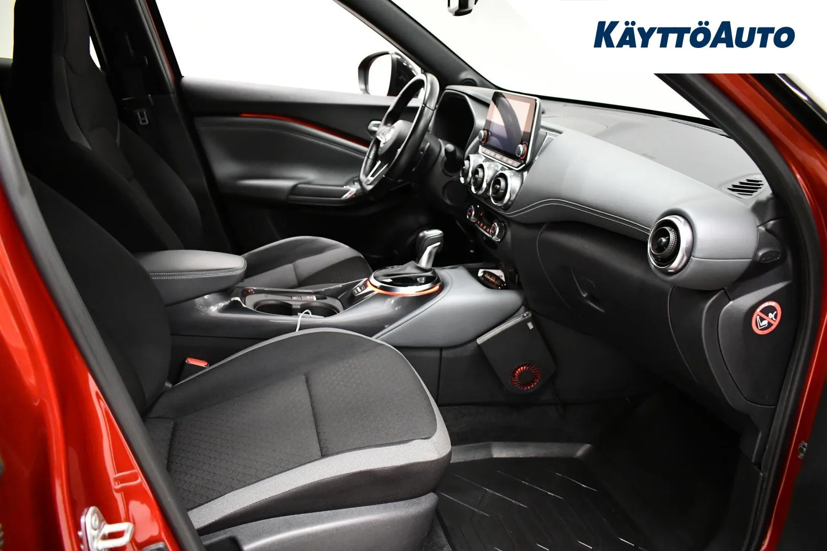 NISSAN Juke ZMU-194 carousel image