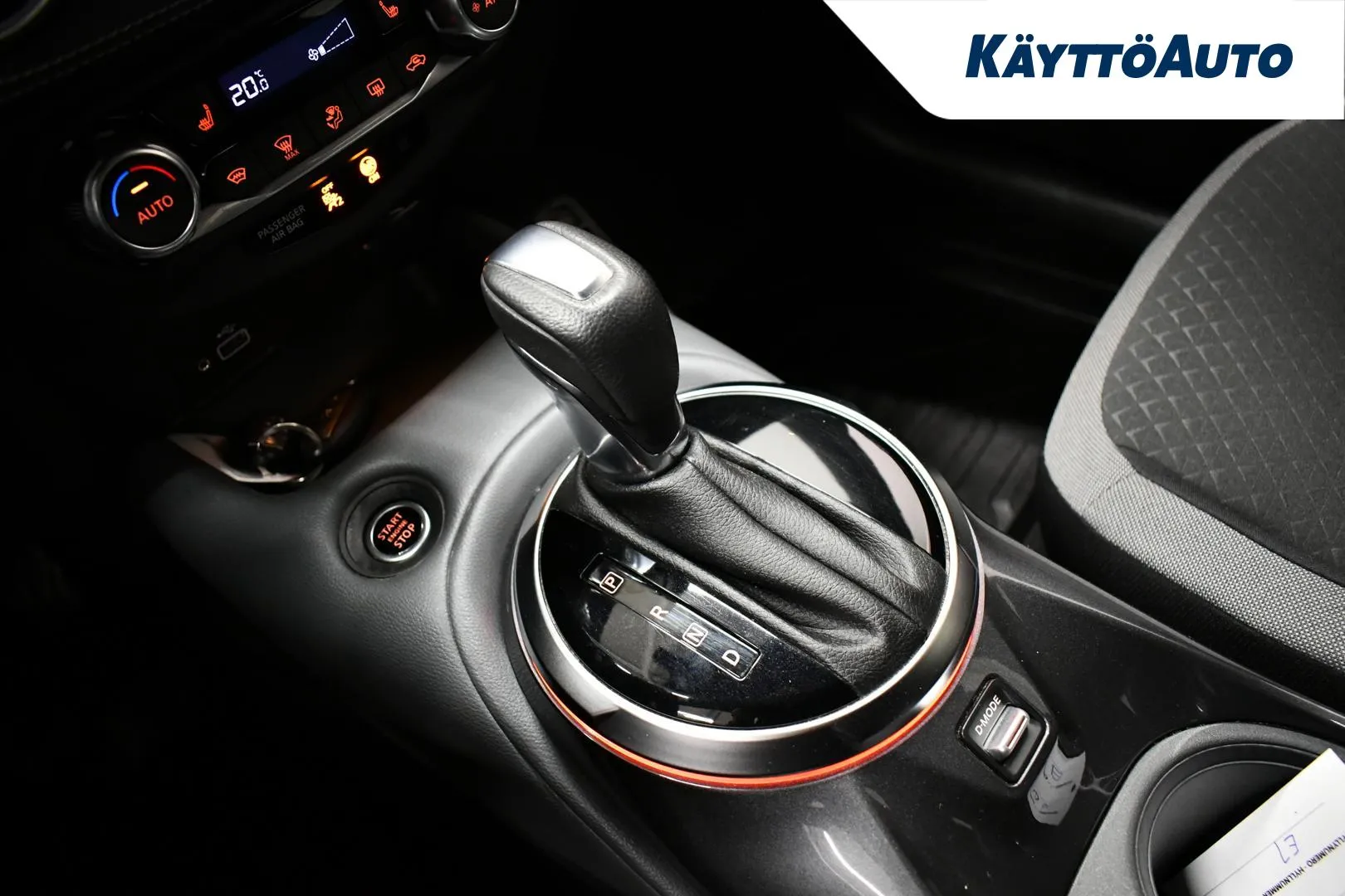 NISSAN Juke ZMU-194 carousel image